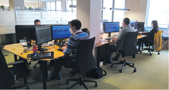 Estrategia Empresarial News: Interview with Four9s in October 2021 issue about its DPM SQL Service, published October 15, 2021.